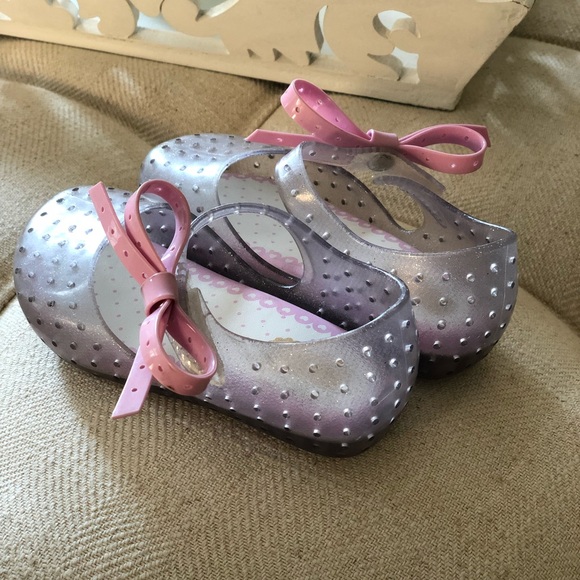 Mini Melissa Perforated Mary Jane Flat w/ Bow - Picture 2 of 6